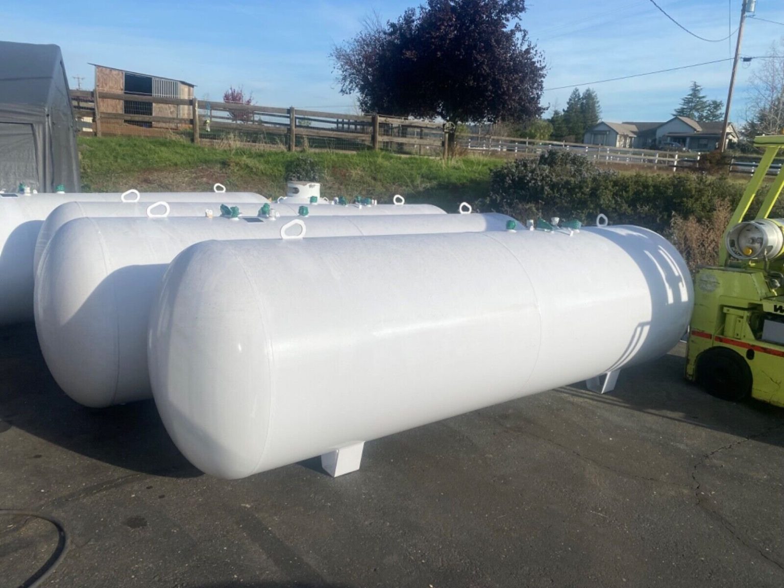 1000 gallon above & below ground propane tank - Image 2