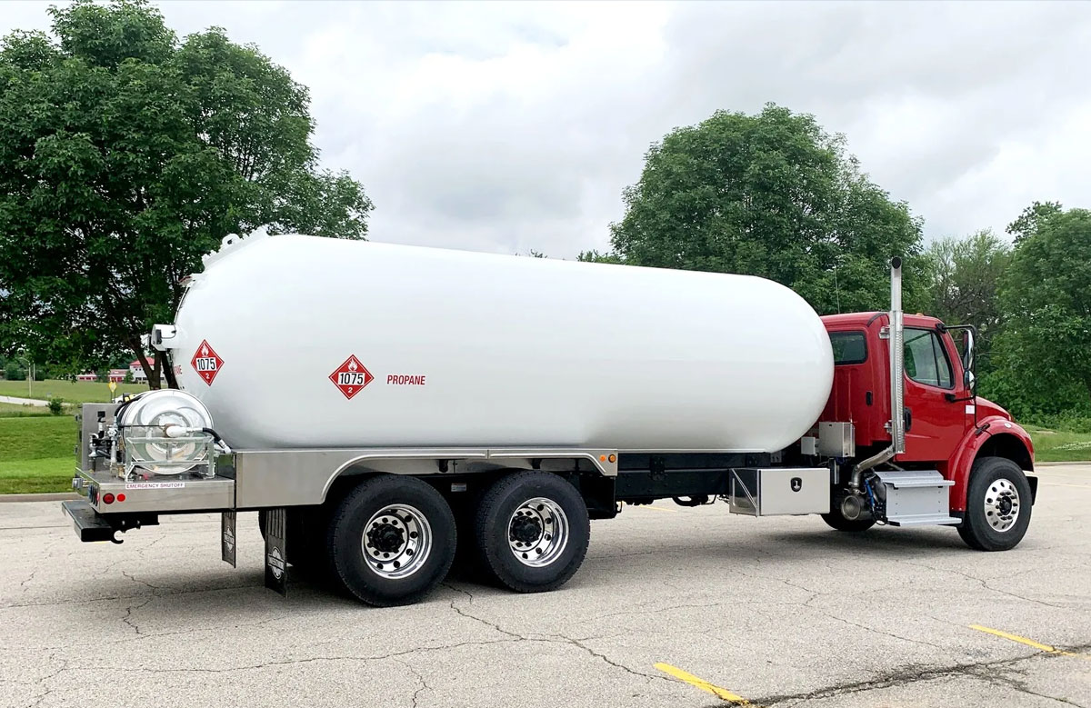 Buy-Blueline-HX-Bobtail-High-Volume-Propane-Delivery
